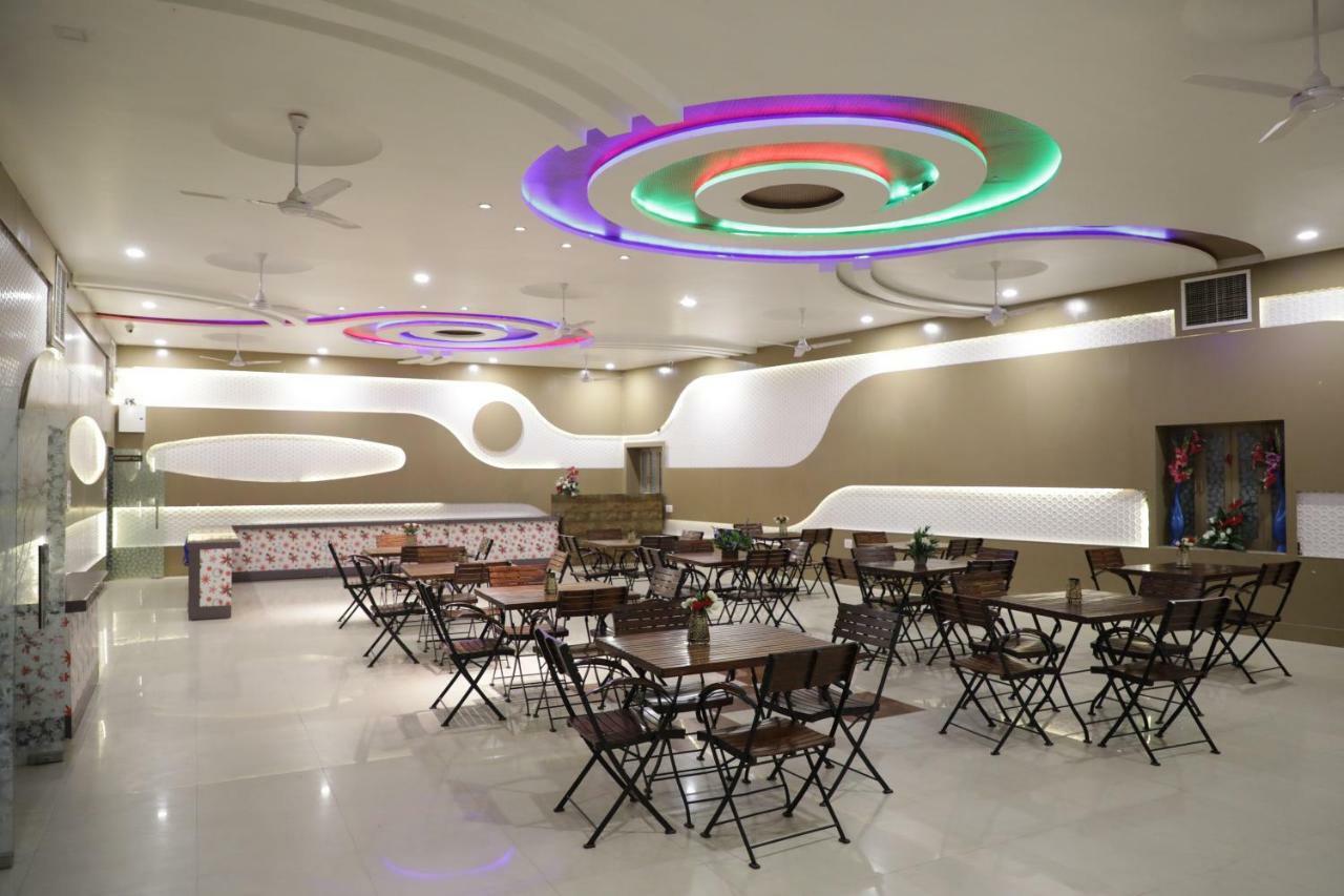 Resort Shivam Palace & 3*